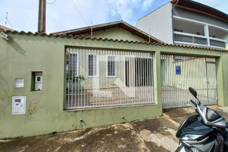 Casa à venda com 182m², 3 quartos e 4 vagas Casa à venda com 182m², 3 quartos e 4 vagasFachada