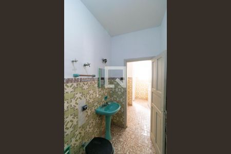 Casa à venda com 170m², 3 quartos e 2 vagasBanheiro 01