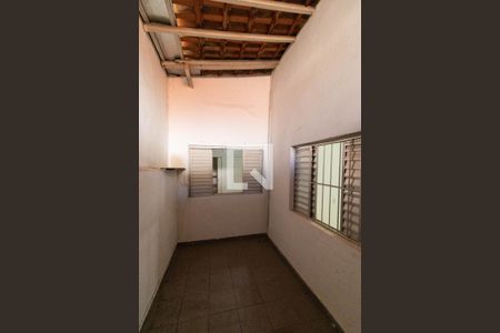 Casa à venda com 170m², 3 quartos e 2 vagasCorredor