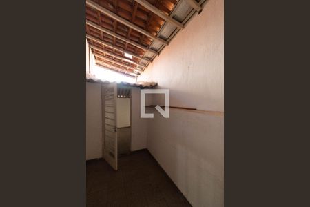 Casa à venda com 170m², 3 quartos e 2 vagasCorredor