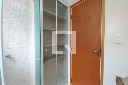 Apartamento à venda com 75m², 2 quartos e 2 vagas Apartamento à venda com 75m², 2 quartos e 2 vagasBanheiro