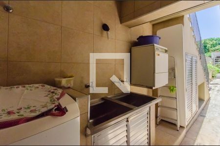 Casa à venda com 360m², 3 quartos e 3 vagas Casa à venda com 360m², 3 quartos e 3 vagasÁrea de Serviço