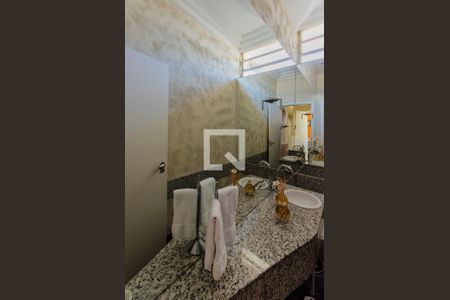 Casa à venda com 360m², 3 quartos e 3 vagas Casa à venda com 360m², 3 quartos e 3 vagasLavabo