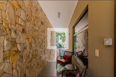 Casa à venda com 360m², 3 quartos e 3 vagas Casa à venda com 360m², 3 quartos e 3 vagasHall de entrada