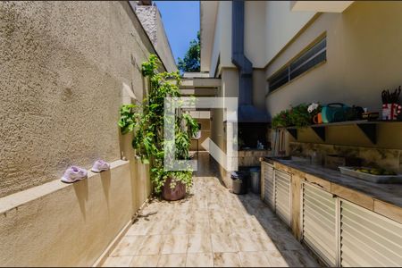 Casa à venda com 360m², 3 quartos e 3 vagas Casa à venda com 360m², 3 quartos e 3 vagasÁrea de Serviço