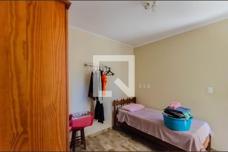 Casa à venda com 360m², 3 quartos e 3 vagas Casa à venda com 360m², 3 quartos e 3 vagasQuarto 2