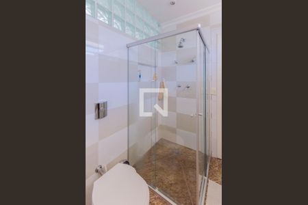 Casa à venda com 360m², 3 quartos e 3 vagas Casa à venda com 360m², 3 quartos e 3 vagasBanheiro da Suíte 3