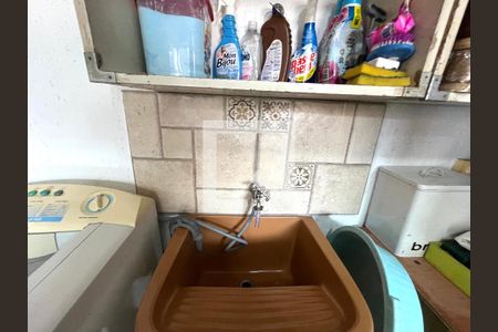 Casa à venda com 173m², 5 quartos e 2 vagas Casa à venda com 173m², 5 quartos e 2 vagasÁrea de Serviço