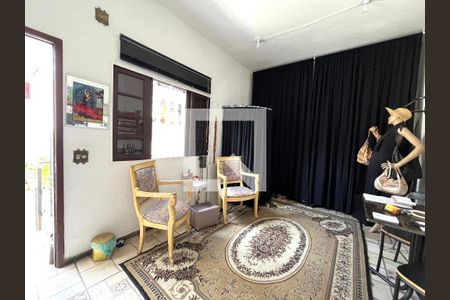 Casa à venda com 173m², 5 quartos e 2 vagas Casa à venda com 173m², 5 quartos e 2 vagasEdícula