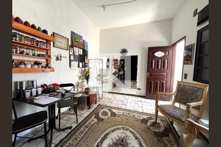 Casa à venda com 173m², 5 quartos e 2 vagas Casa à venda com 173m², 5 quartos e 2 vagasEdícula