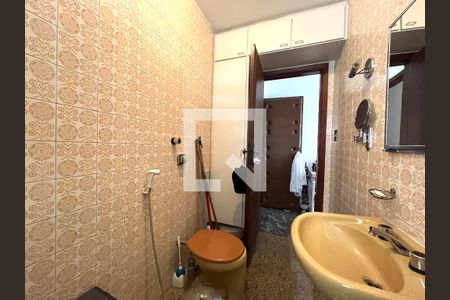 Casa à venda com 173m², 5 quartos e 2 vagas Casa à venda com 173m², 5 quartos e 2 vagasBanheiro da Suíte 1