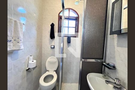 Casa à venda com 173m², 5 quartos e 2 vagas Casa à venda com 173m², 5 quartos e 2 vagasBanheiro da Suíte 2