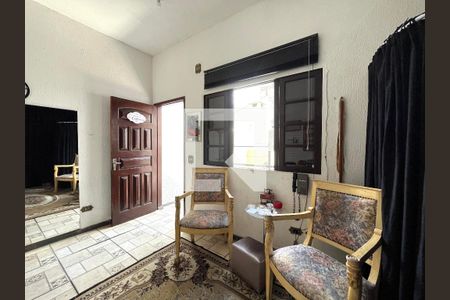 Casa à venda com 173m², 5 quartos e 2 vagas Casa à venda com 173m², 5 quartos e 2 vagasEdícula