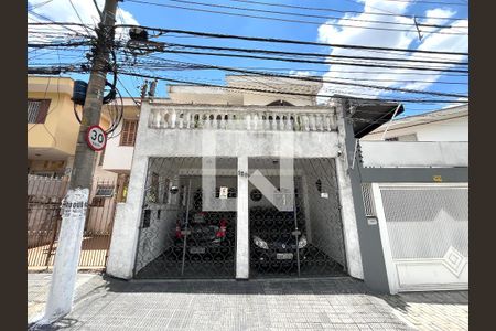 Casa à venda com 173m², 5 quartos e 2 vagas Casa à venda com 173m², 5 quartos e 2 vagasFachada