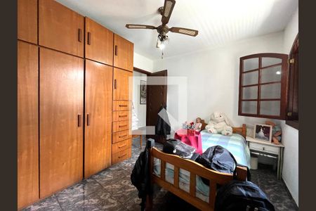 Casa à venda com 173m², 5 quartos e 2 vagas Casa à venda com 173m², 5 quartos e 2 vagasQuarto 2