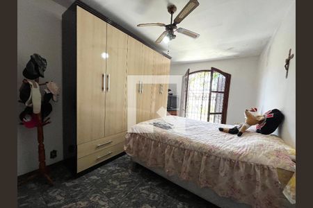 Casa à venda com 173m², 5 quartos e 2 vagas Casa à venda com 173m², 5 quartos e 2 vagasQuarto 3