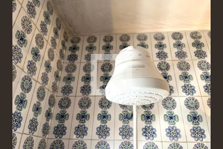 Casa à venda com 173m², 5 quartos e 2 vagas Casa à venda com 173m², 5 quartos e 2 vagasBanheiro Corredor