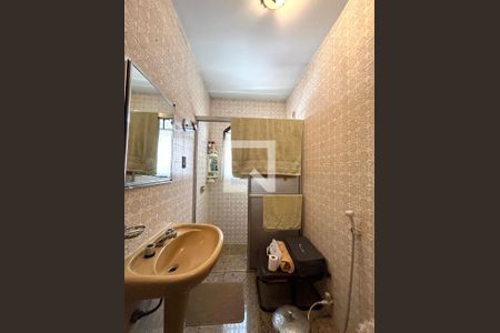 Casa à venda com 173m², 5 quartos e 2 vagas Casa à venda com 173m², 5 quartos e 2 vagasBanheiro da Suíte 1