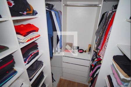 Casa à venda com 165m², 3 quartos e 3 vagasSegundo Andar Suíte - Closet