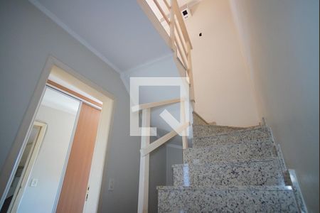 Casa à venda com 165m², 3 quartos e 3 vagasEscada - Terceiro Andar