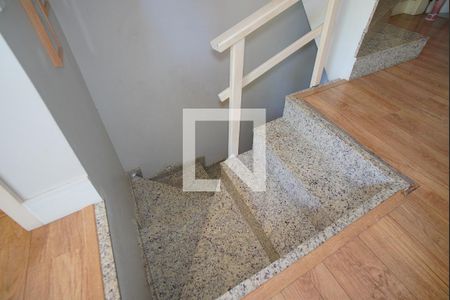 Casa à venda com 165m², 3 quartos e 3 vagasEscada - Garagem