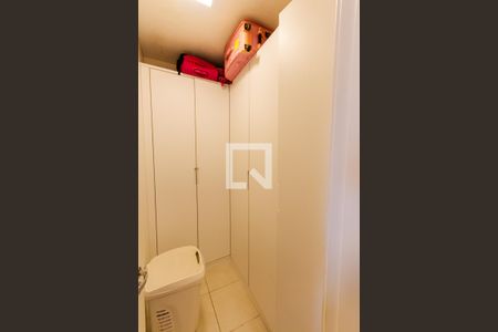 Apartamento à venda com 115m², 4 quartos e 2 vagas Apartamento à venda com 115m², 4 quartos e 2 vagasQuarto de Serviço