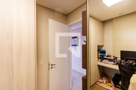 Apartamento à venda com 115m², 4 quartos e 2 vagas Apartamento à venda com 115m², 4 quartos e 2 vagasEscritório