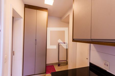 Apartamento à venda com 115m², 4 quartos e 2 vagas Apartamento à venda com 115m², 4 quartos e 2 vagasÁrea de Serviço