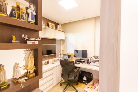 Apartamento à venda com 115m², 4 quartos e 2 vagas Apartamento à venda com 115m², 4 quartos e 2 vagasEscritório