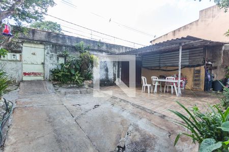 Casa à venda com 360m², 4 quartos e 5 vagas Casa à venda com 360m², 4 quartos e 5 vagasEntrada/Garagem/Jardim