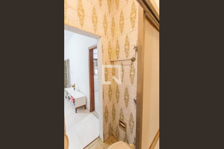 Casa à venda com 360m², 4 quartos e 5 vagas Casa à venda com 360m², 4 quartos e 5 vagasBanheiro Social da Casa 2