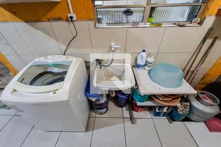 Casa à venda com 150m², 5 quartos e 2 vagas Casa à venda com 150m², 5 quartos e 2 vagasÁrea de Serviço