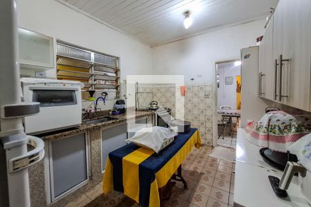 Casa à venda com 150m², 5 quartos e 2 vagas Casa à venda com 150m², 5 quartos e 2 vagascozinha