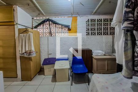 Casa à venda com 150m², 5 quartos e 2 vagas Casa à venda com 150m², 5 quartos e 2 vagasÁrea de Serviço