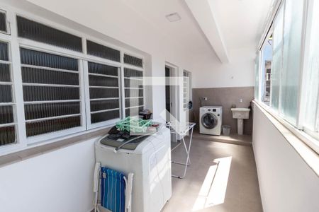 Casa à venda com 220m², 3 quartos e 5 vagas Casa à venda com 220m², 3 quartos e 5 vagasÁrea de serviço