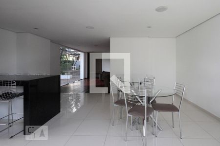 Apartamento à venda com 36m², 1 quarto e 1 vaga Apartamento à venda com 36m², 1 quarto e 1 vagaÁrea comum - Salão de festas