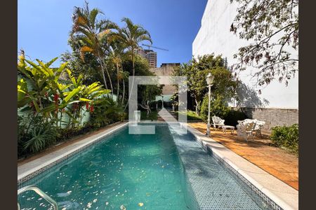 Casa para alugar com 500m², 4 quartos e 5 vagas Casa para alugar com 500m², 4 quartos e 5 vagasPiscina