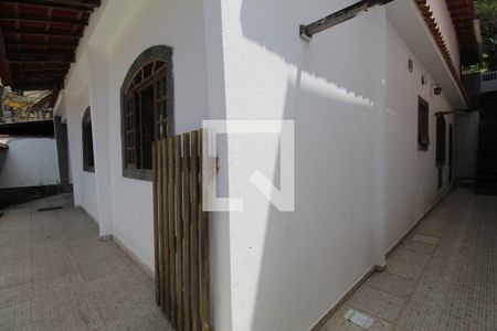 Casa de condomínio à venda com 204m², 4 quartos e 2 vagasFrente da casa