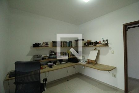 Casa de condomínio à venda com 204m², 4 quartos e 2 vagasQuarto 3