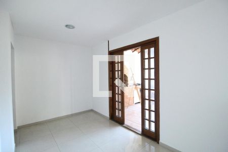 Casa de condomínio à venda com 204m², 4 quartos e 2 vagasSala 2