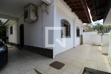 Casa de condomínio à venda com 204m², 4 quartos e 2 vagasGaragem