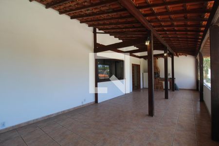 Casa de condomínio à venda com 204m², 4 quartos e 2 vagasVaranda