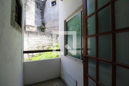 Casa de condomínio à venda com 204m², 4 quartos e 2 vagasQuarto 3 - Varanda