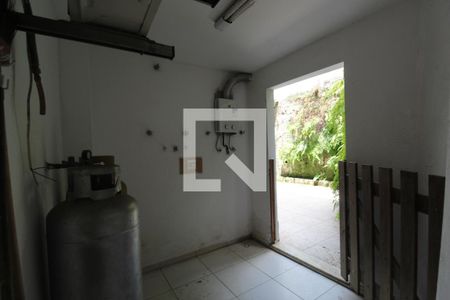 Casa de condomínio à venda com 204m², 4 quartos e 2 vagasÁrea de serviço