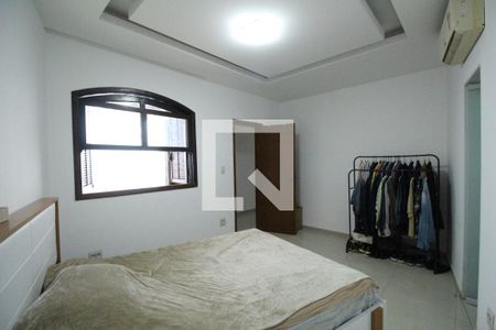 Casa de condomínio à venda com 204m², 4 quartos e 2 vagasSuíte