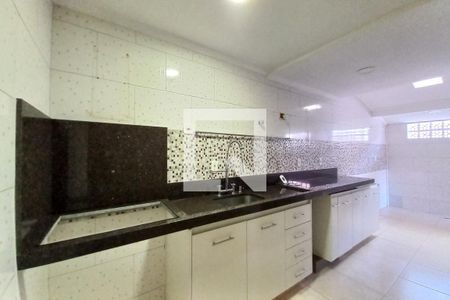 Casa de condomínio à venda com 130m², 3 quartos e 2 vagas Casa de condomínio à venda com 130m², 3 quartos e 2 vagasCozinha