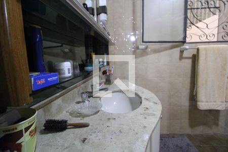 Casa à venda com 334m², 3 quartos e 4 vagasPia banheiro da suíte