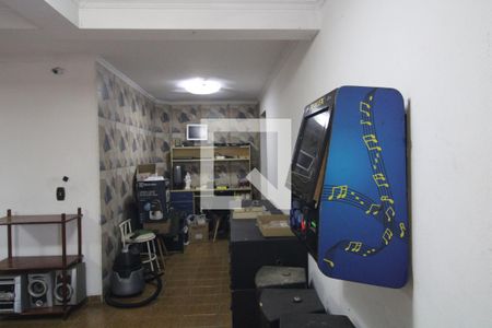 Casa à venda com 334m², 3 quartos e 4 vagasPorão