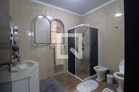 Casa à venda com 334m², 3 quartos e 4 vagasBanheiro da suíte