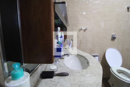 Casa à venda com 334m², 3 quartos e 4 vagasPia banheiro comum